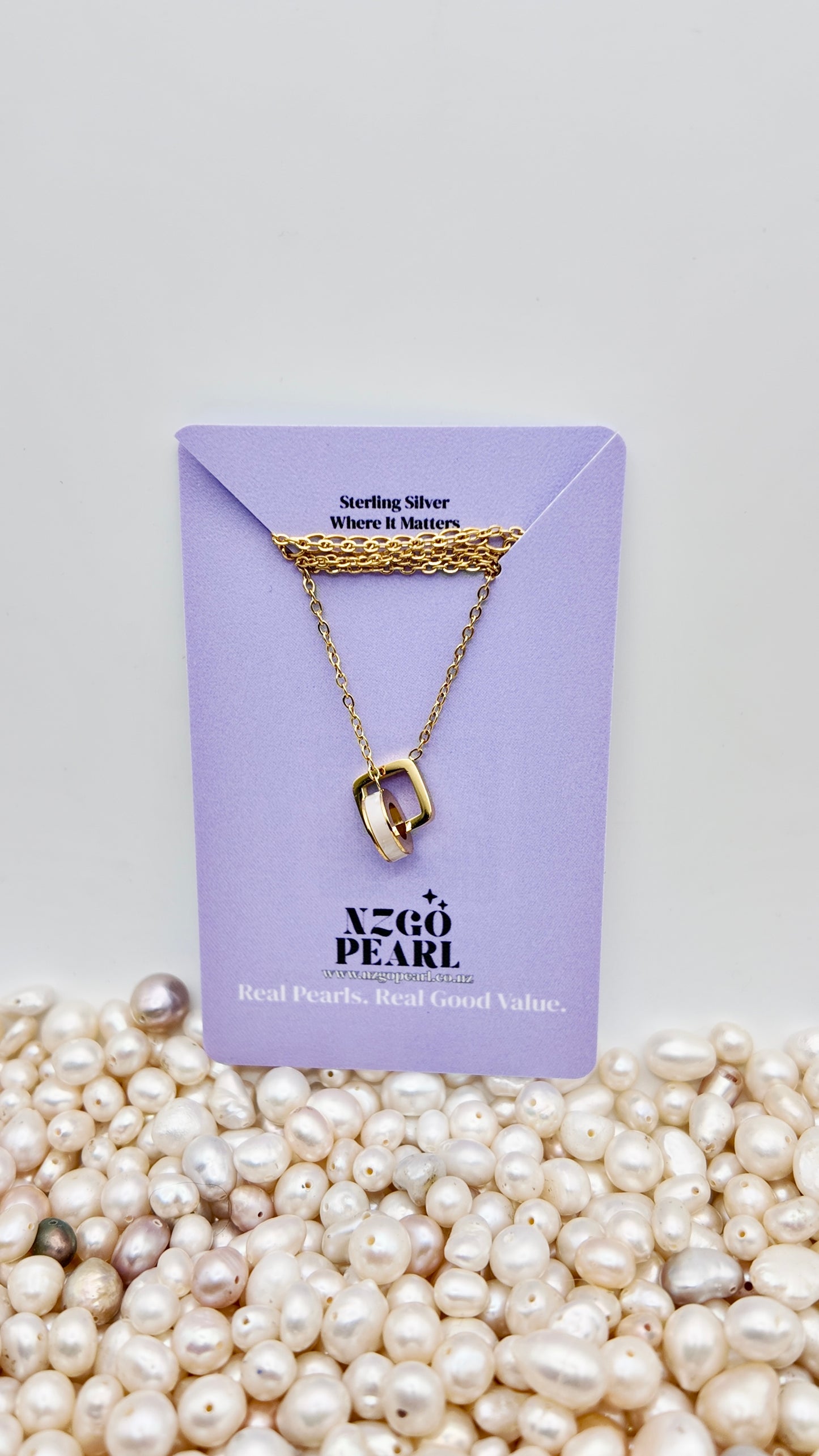 Modern Harmony Necklace – Mother of Pearl