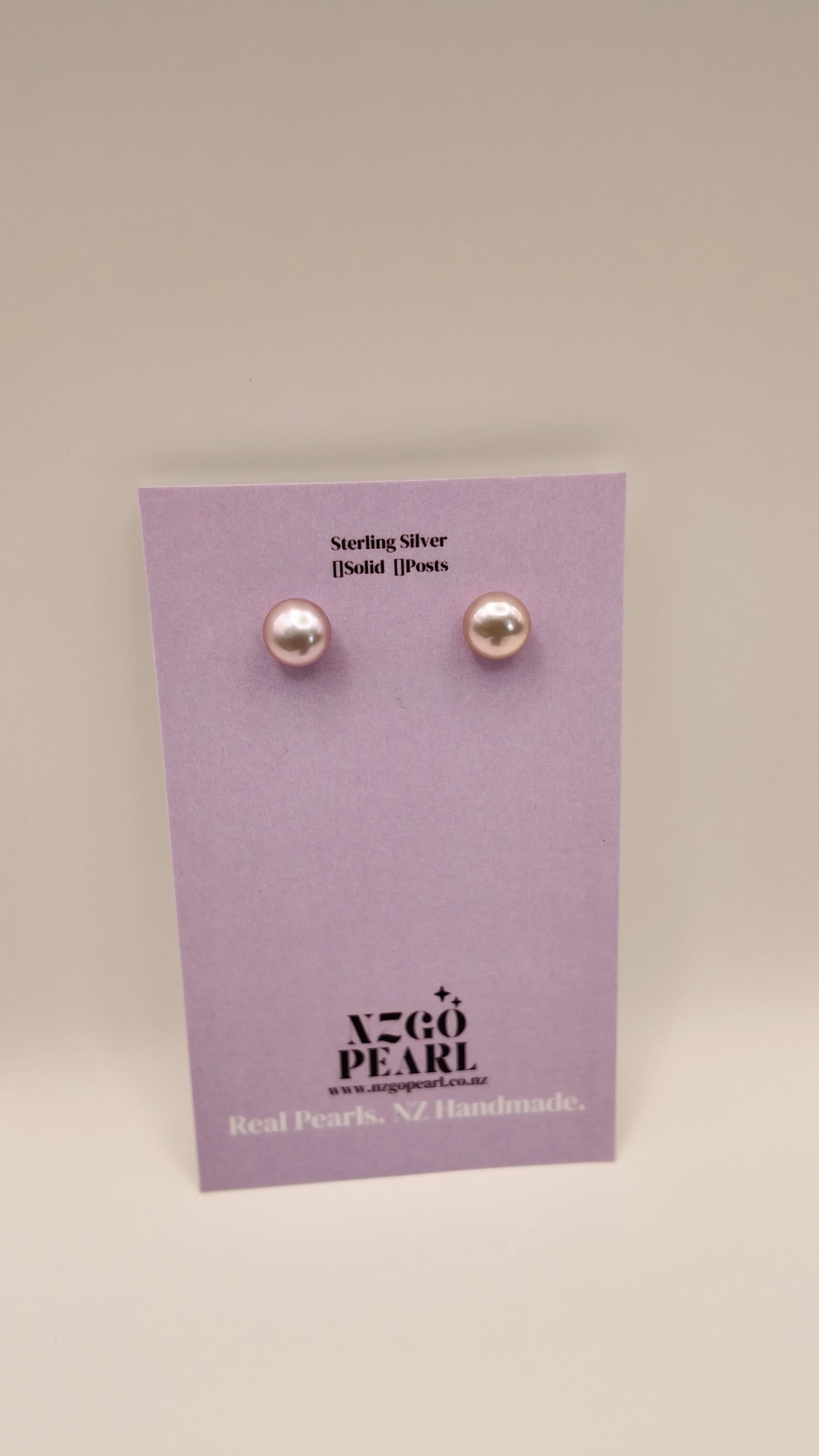 Classic Pearl Stud Earrings (Daily Essential)