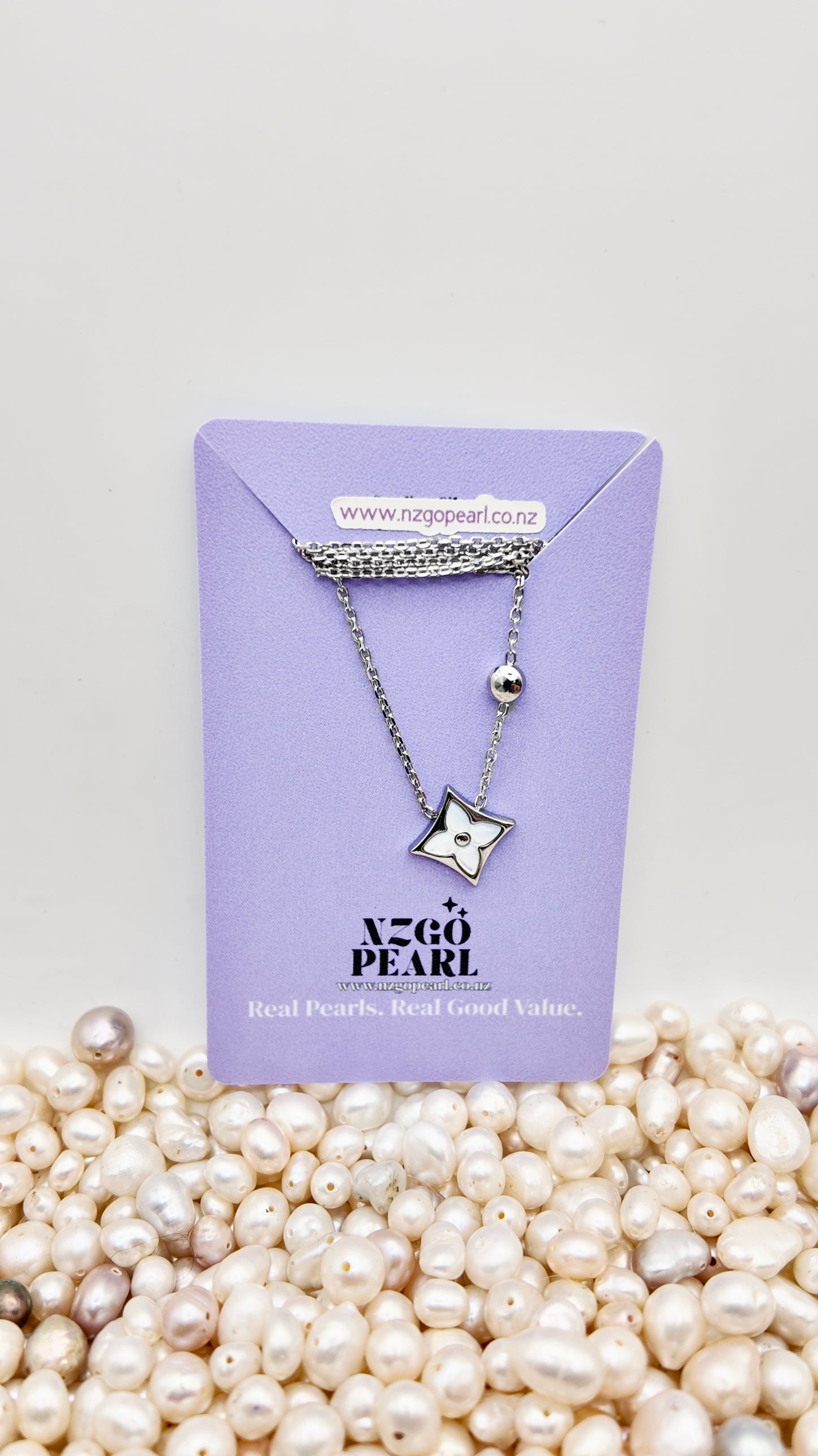 Mother-of-Pearl Windflower Necklace