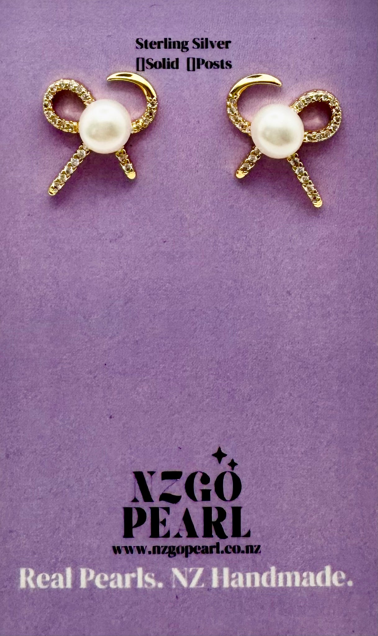 Bow Stud Earrings – A Delicate Touch