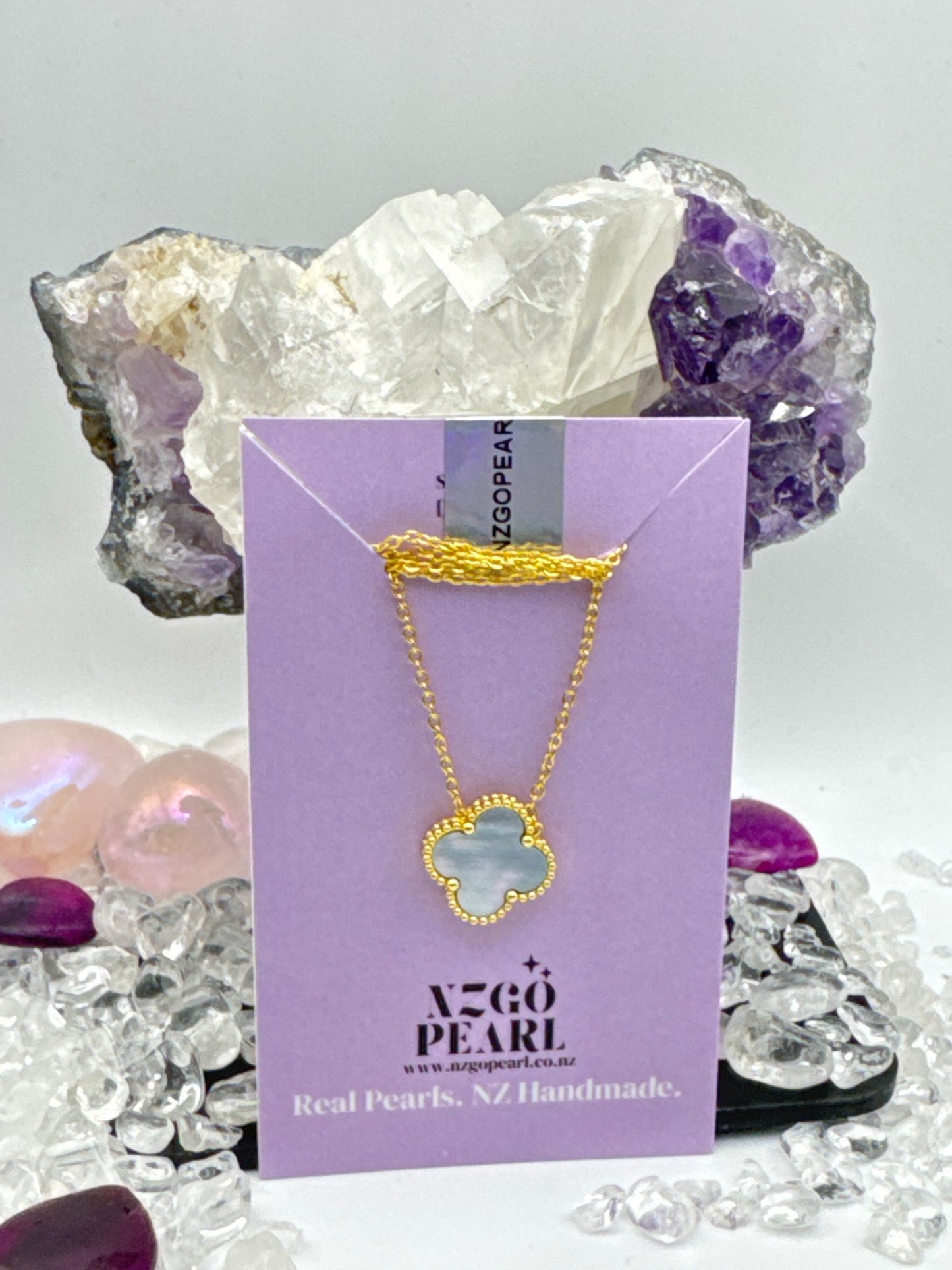 Mother of Pearl Pendant Necklace