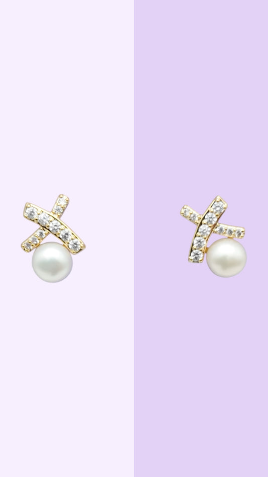 Crosslight Pearl Stud Earrings