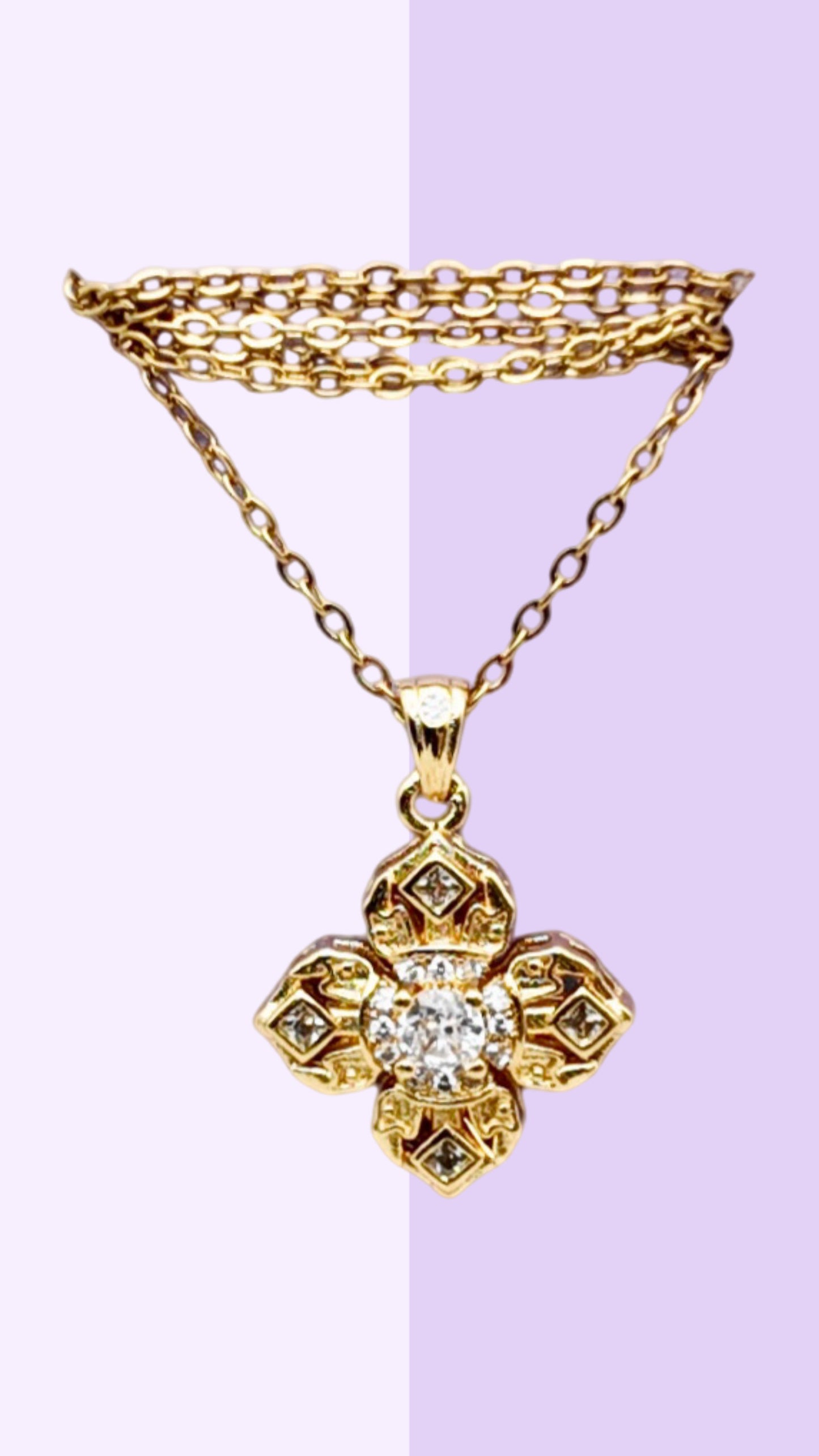 Golden Bloom Necklace – Floral Charm