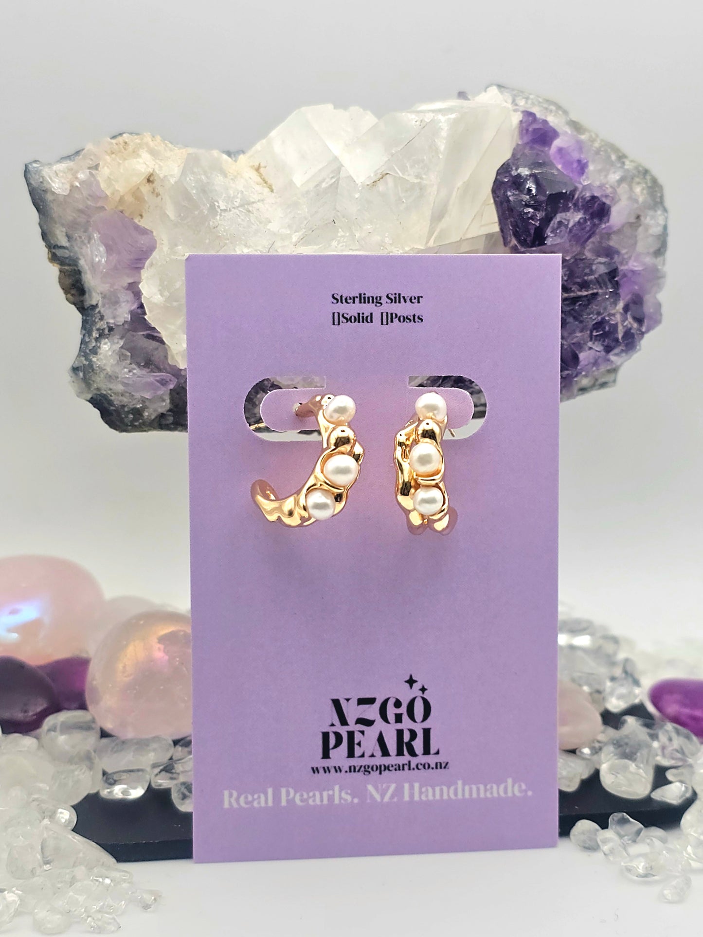 Sculptural Glow Molten Pearl Hug Earrings