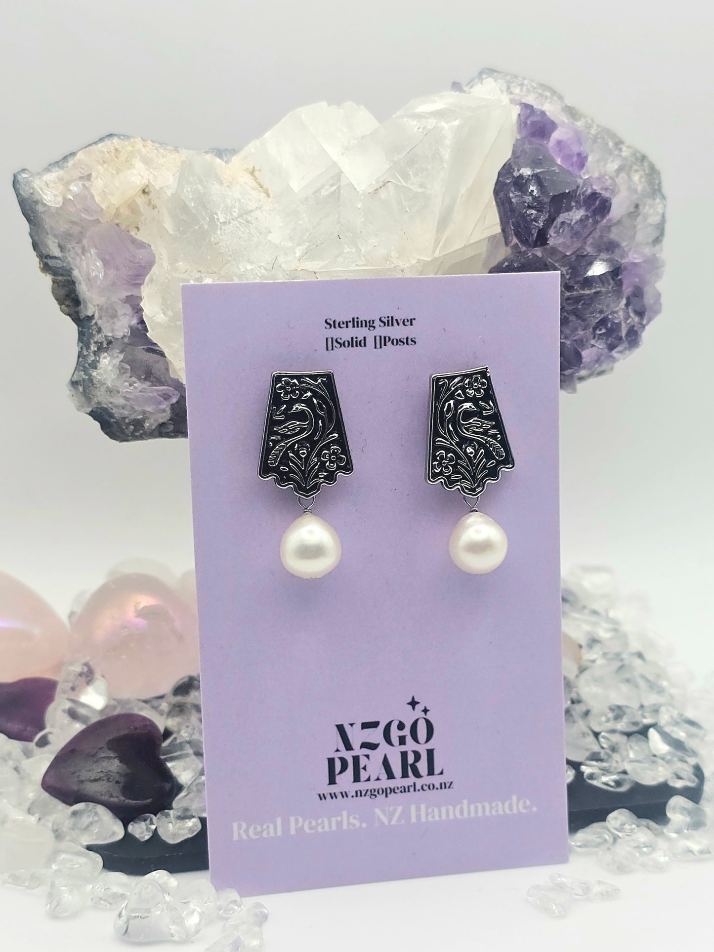 Vintage Bloom Drop Earrings – Classic Meets Contemporary