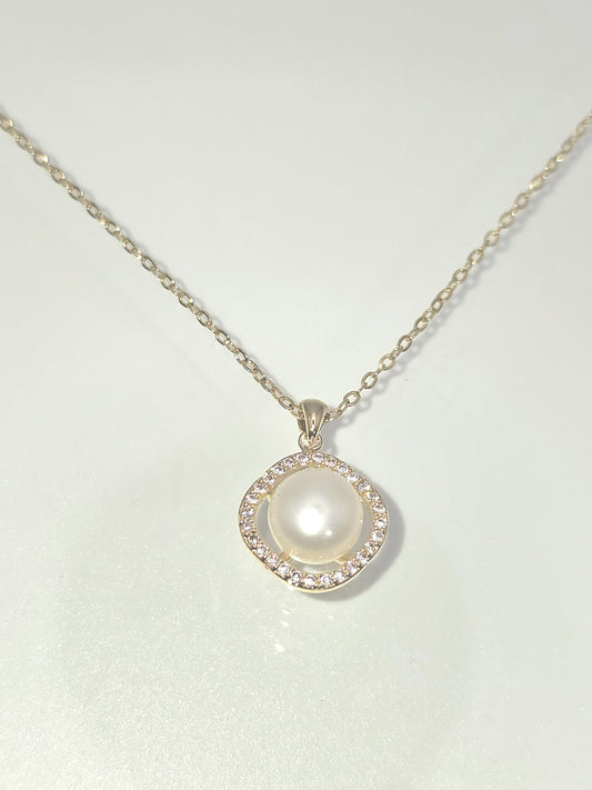 Lumière Halo Pendant Necklace