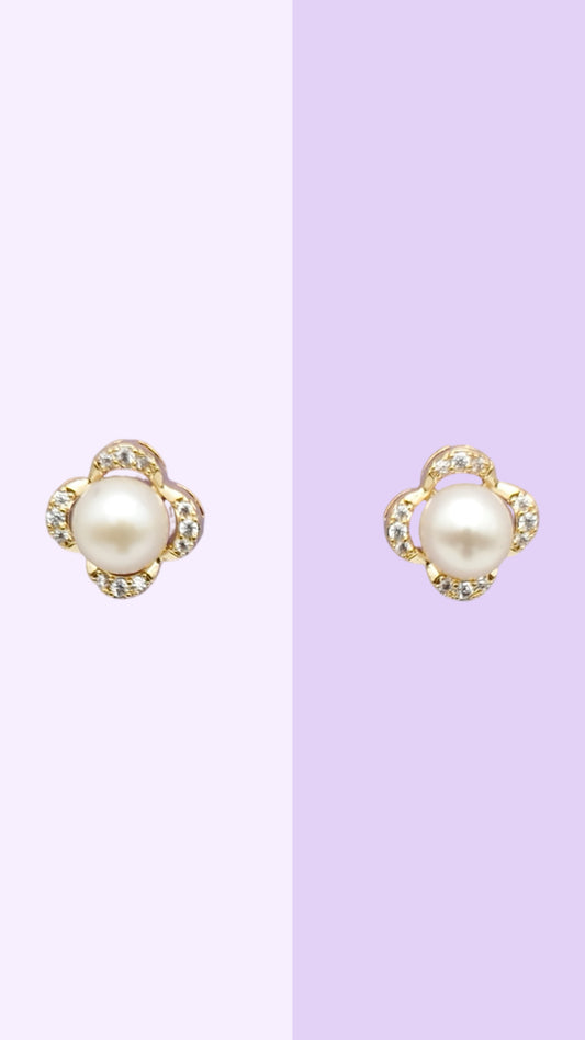 Bloom Pearl Stud Earrings (Gold or Silver)
