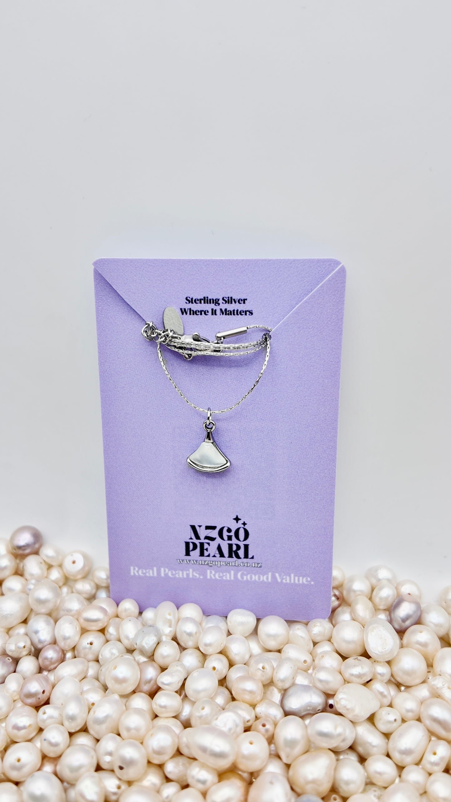 Fan-Shaped Mother of Pearl Necklace