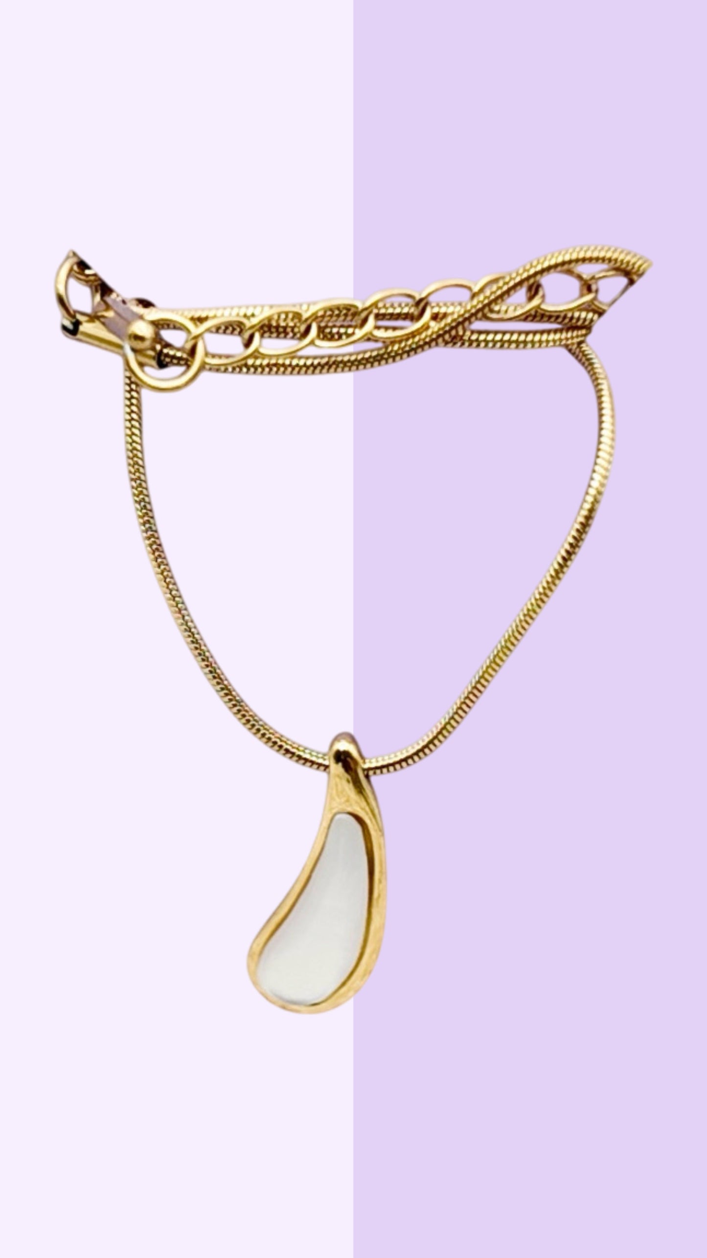 Drift Pendant Necklace – Mother of Pearl