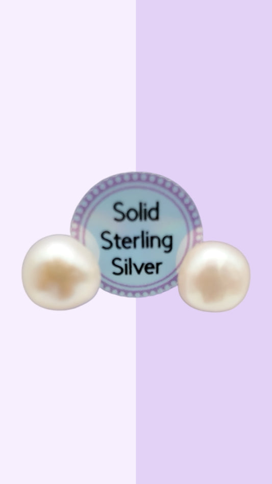 Classic Pearl Stud Earrings Light Pink