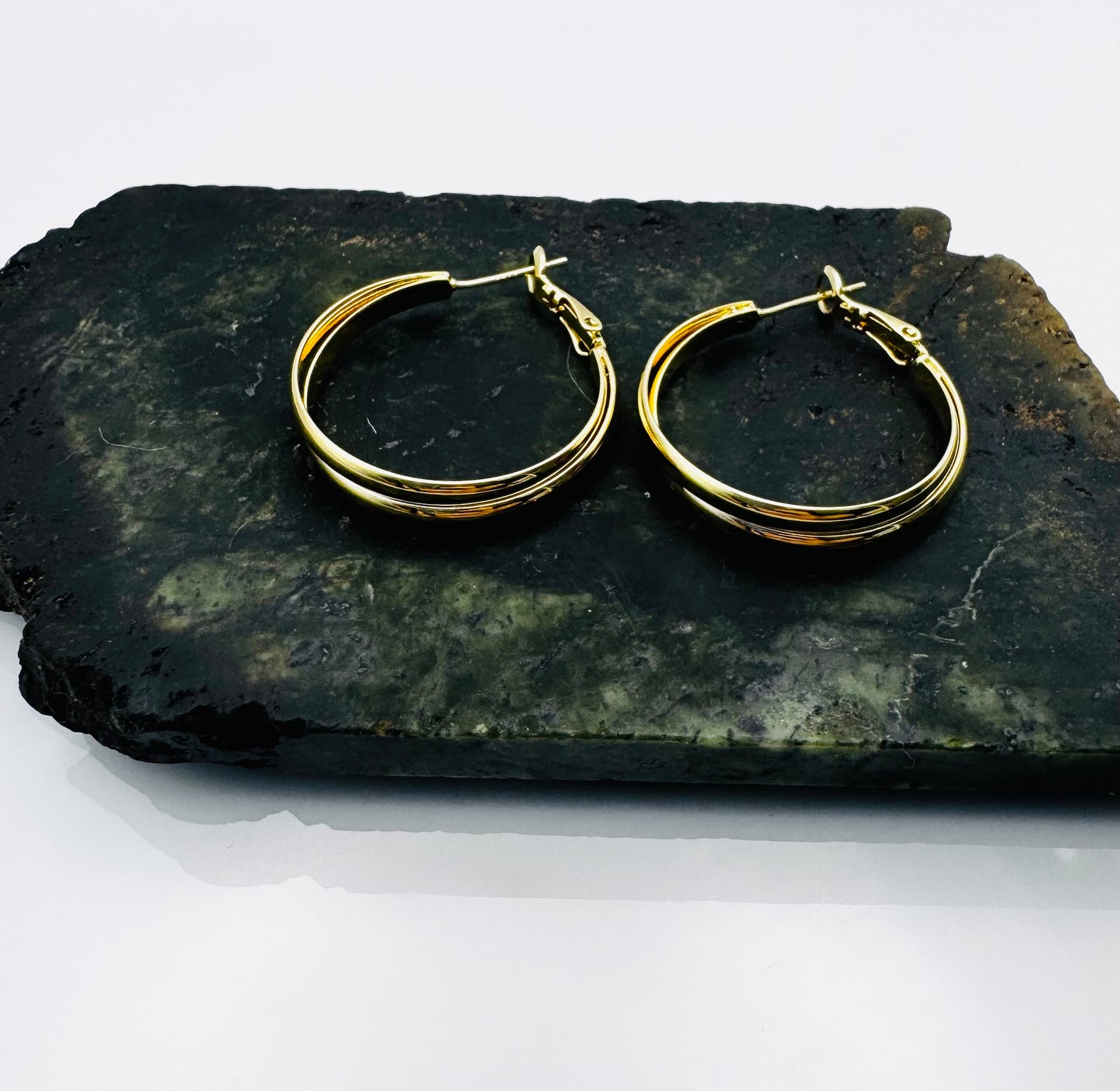 Sculpted Shine Hoop Earrings