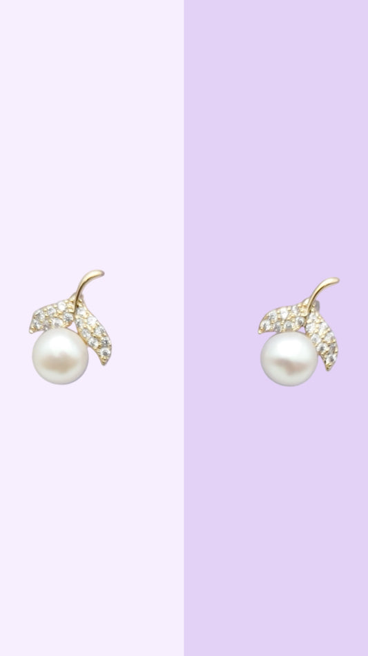 Leaf Whisper Pearl Stud Earrings (Gold & Silver)