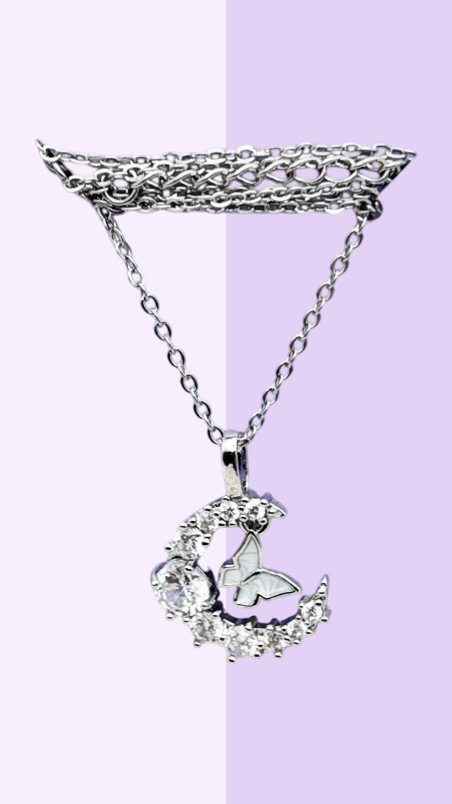 Moonlight Flutter Necklace – Silver Glow Edition