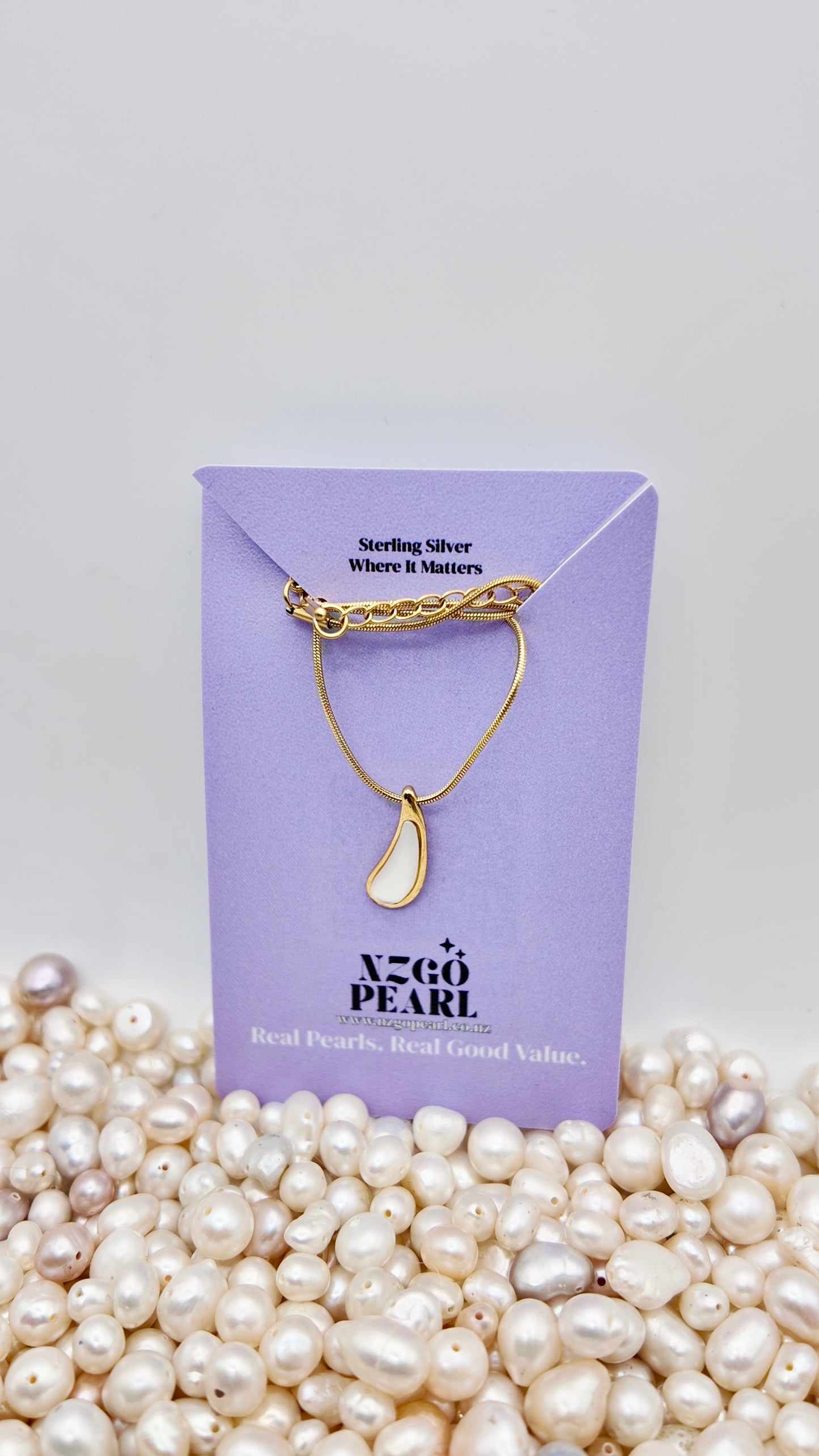 Drift Pendant Necklace – Mother of Pearl