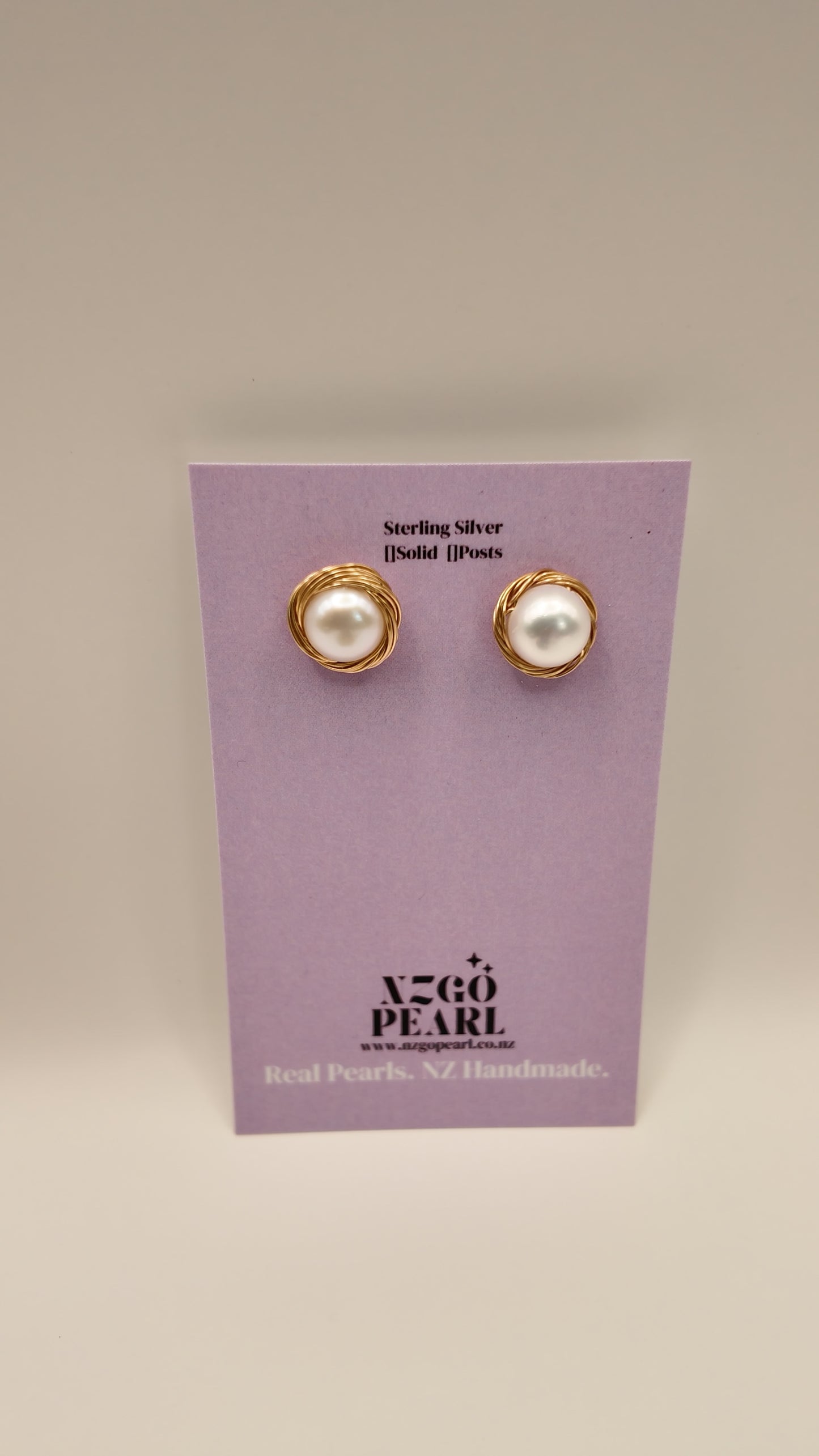 Twisted Gold Frame Pearl Stud Earrings
