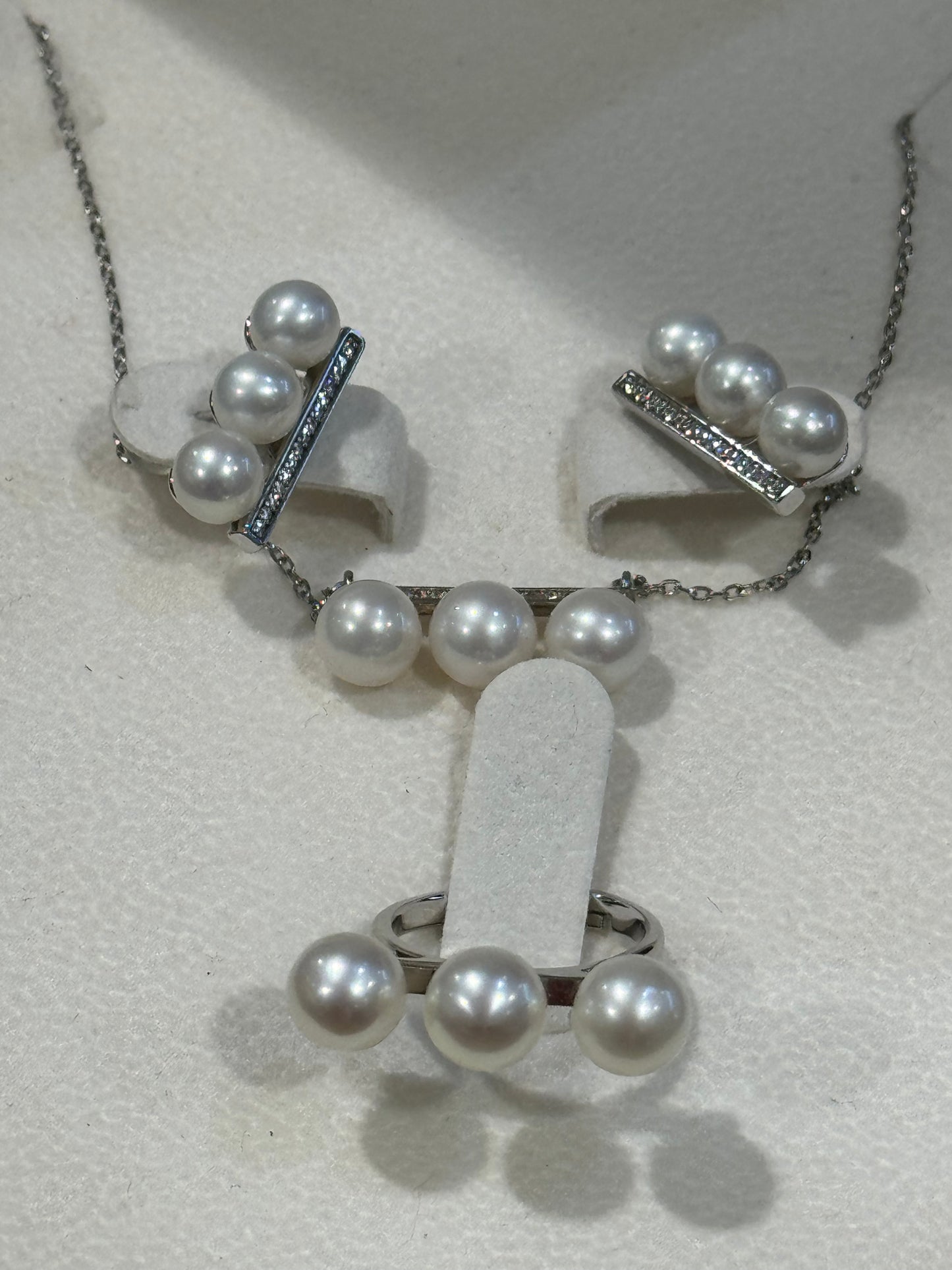 Lunar Reflections Pearl Jewellery Set