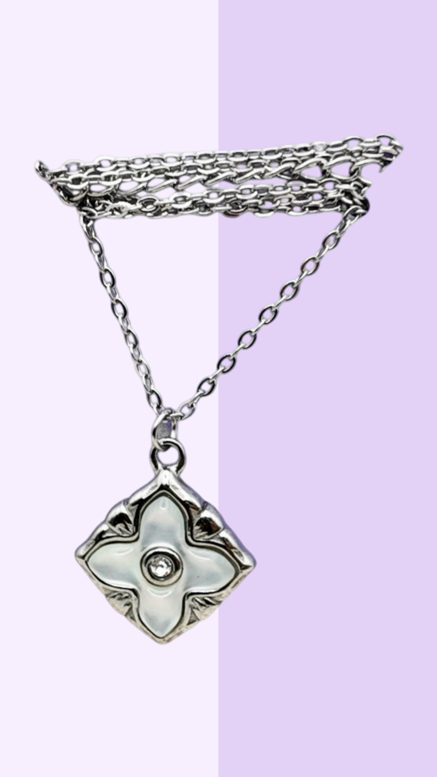 Petal Charm Necklace – Mother of Pearl Bloom