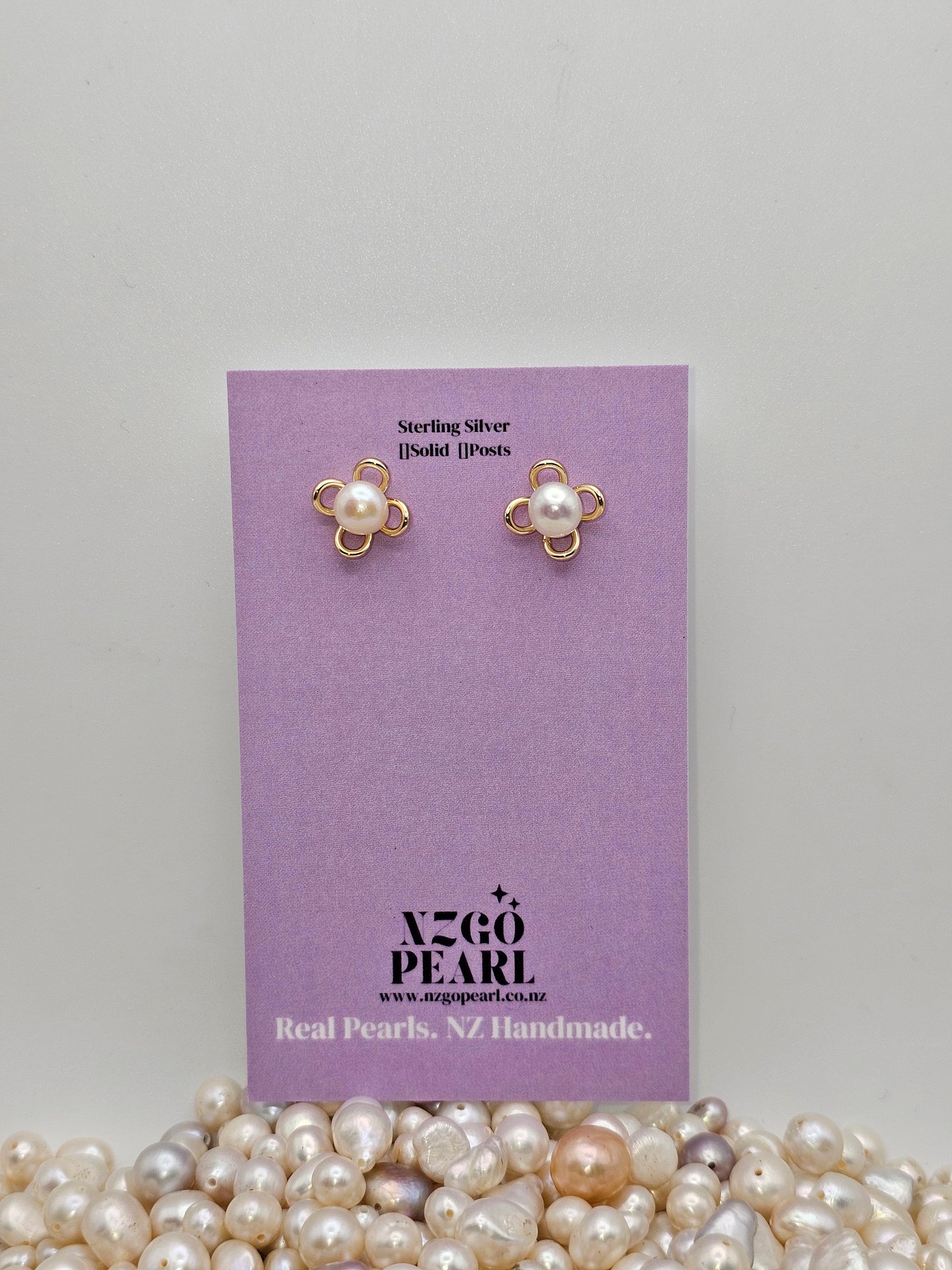 Petite Clover Pearl Studs