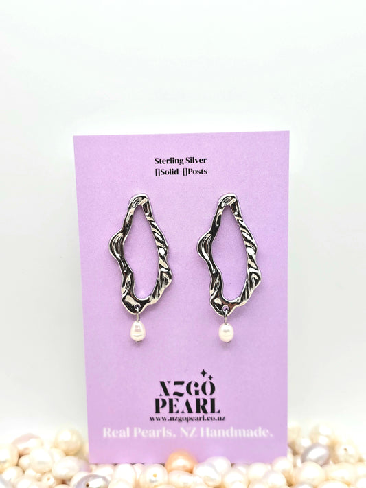 Wavy Frame Pearl Drop Earrings